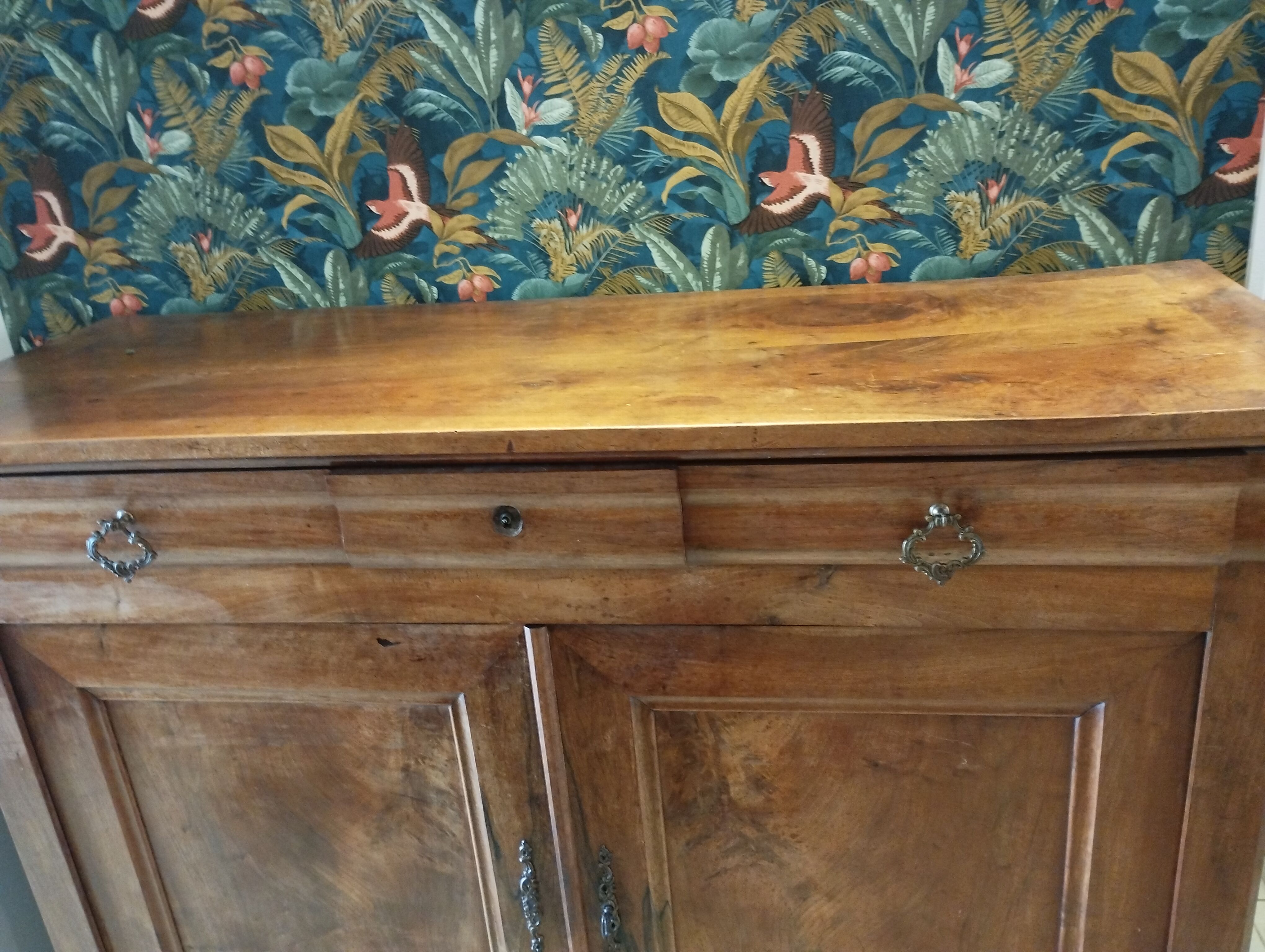 Buffet en noyer massif