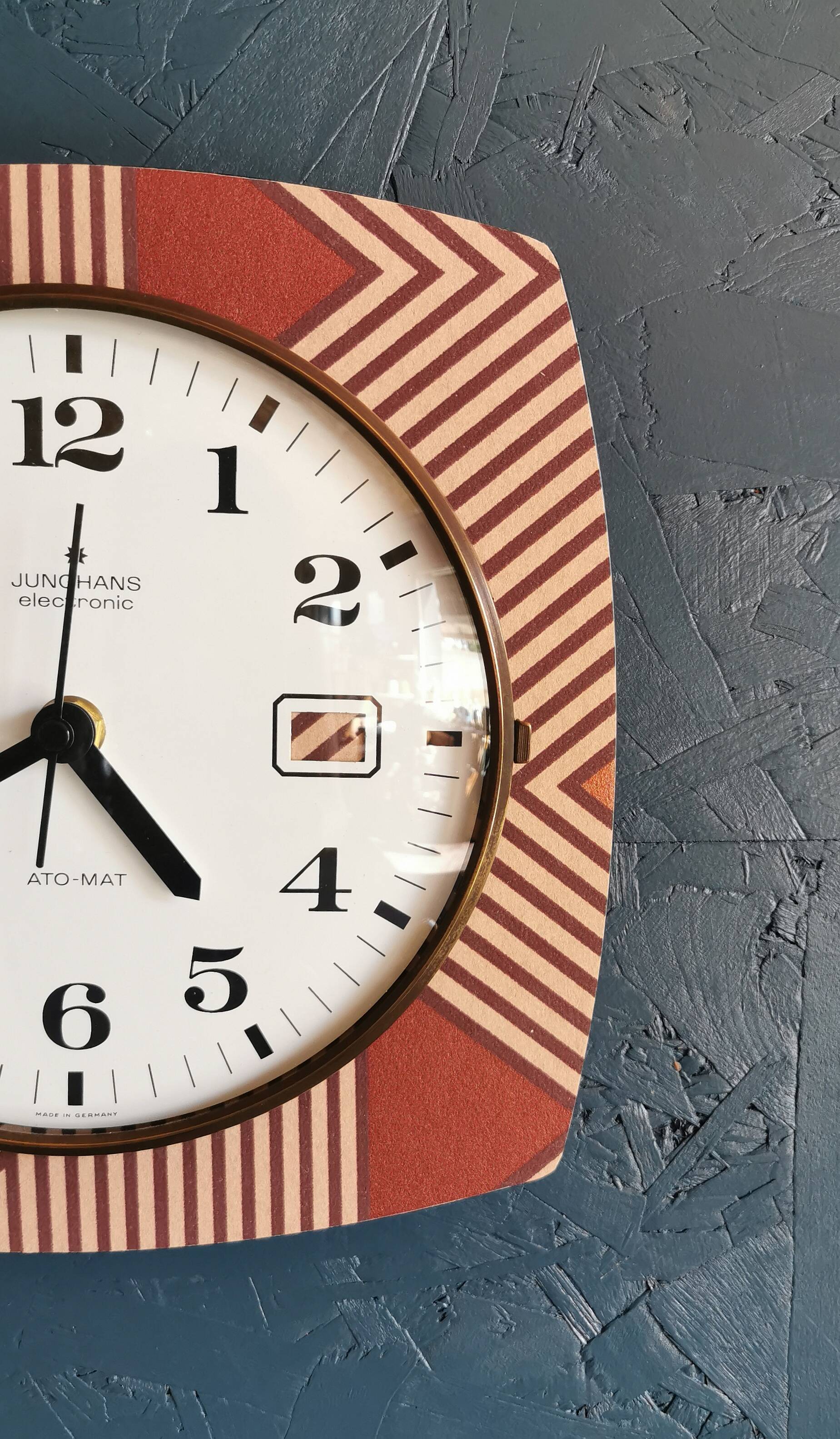 Silent rectangular vintage wall pendulum clock "Copper pink junghans"