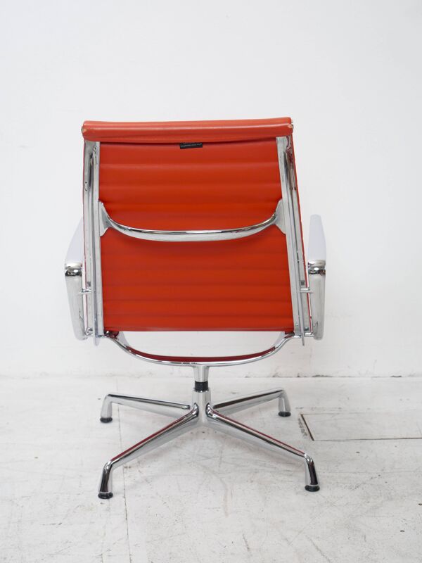 Eames Lounge chair EA116 cuir rouge