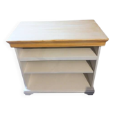 White and wood bookshelf
