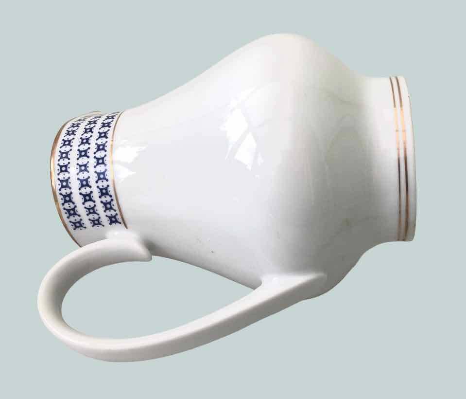 Pichet en porcelaine allemande