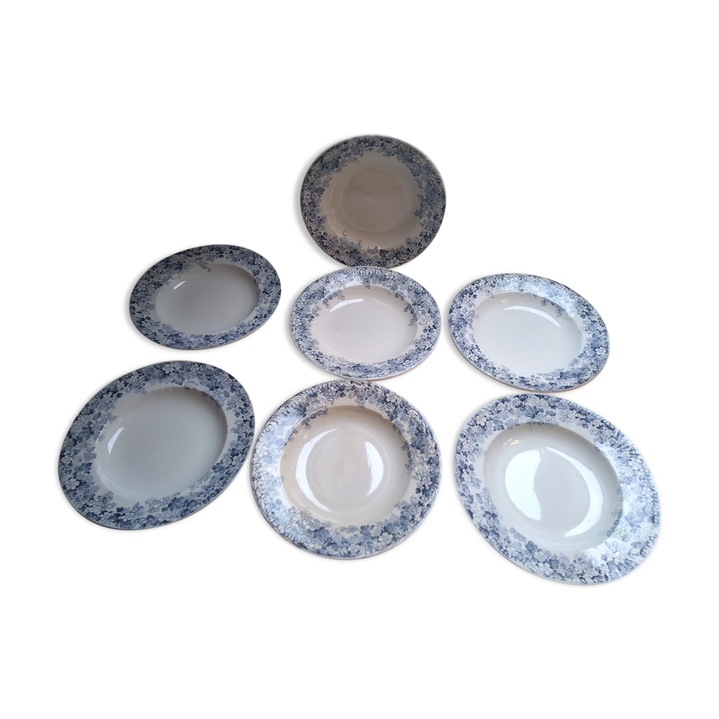 7 hollow plates old blue décor