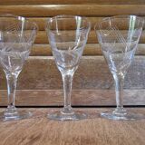 Set de 5 verres à pied en cristal forme conique ciselé vintage