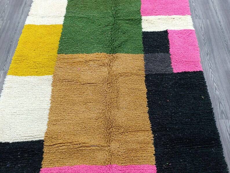 Multicolored woven wool rug 250cm x 150cm