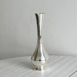 Lightweight metal single-stem vase