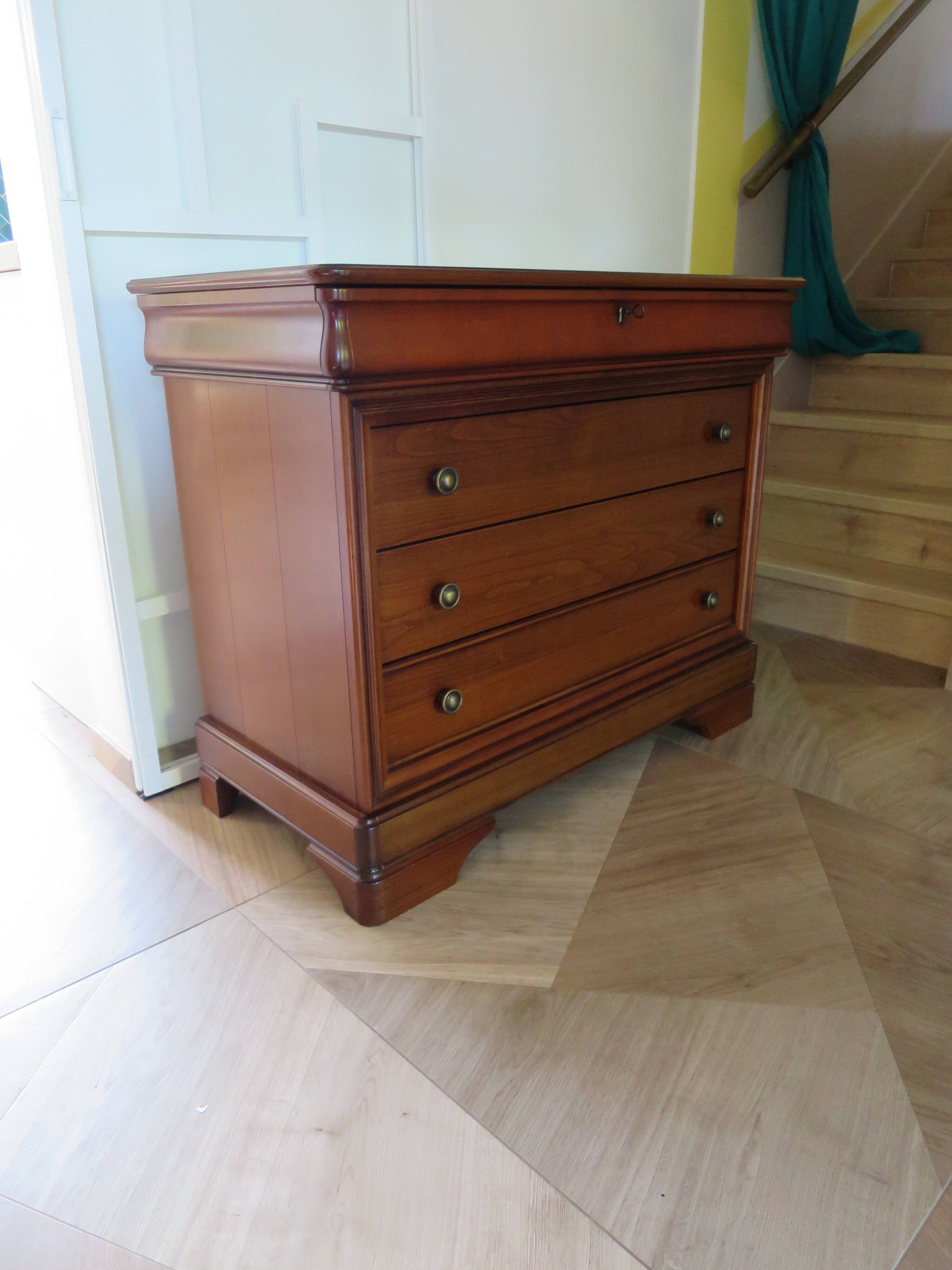 Louis Philippe chest of drawers with ogee - 4 drawers - 1 lock - cherry wood - 1980s
