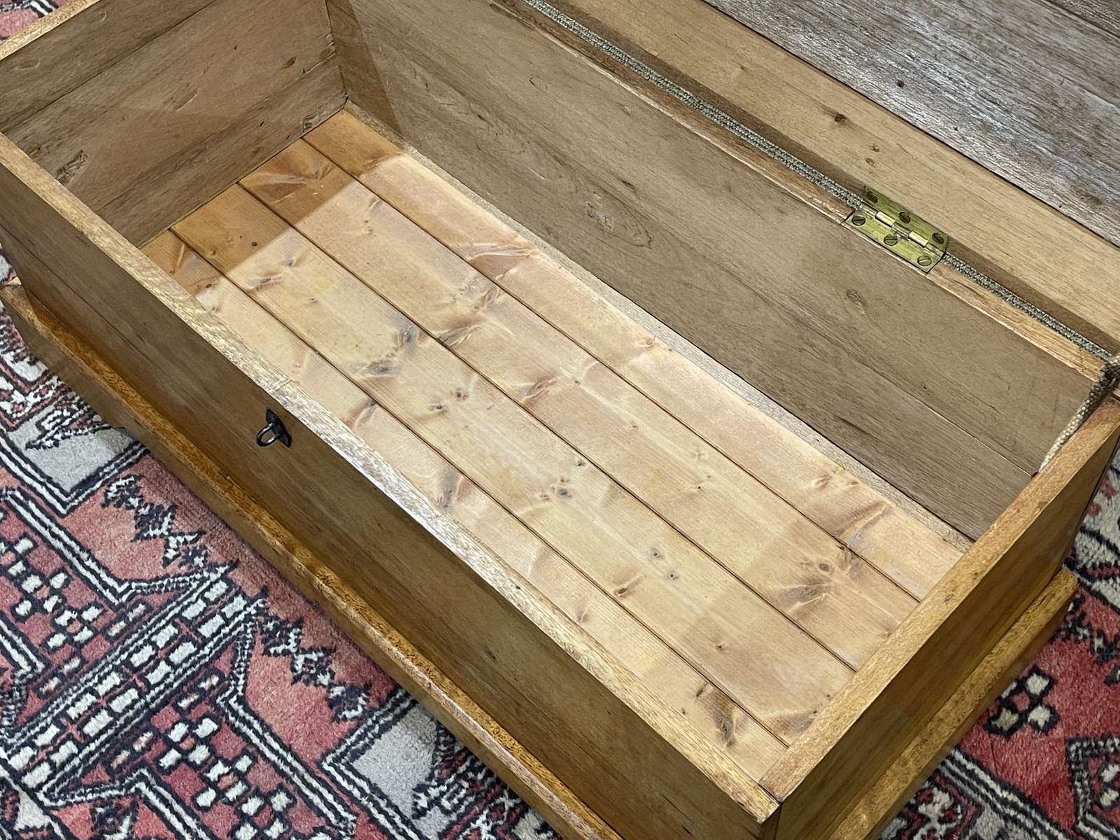 English mahogany chest from the 1950s