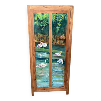 Armoire parisienne avec peinture flamants roses