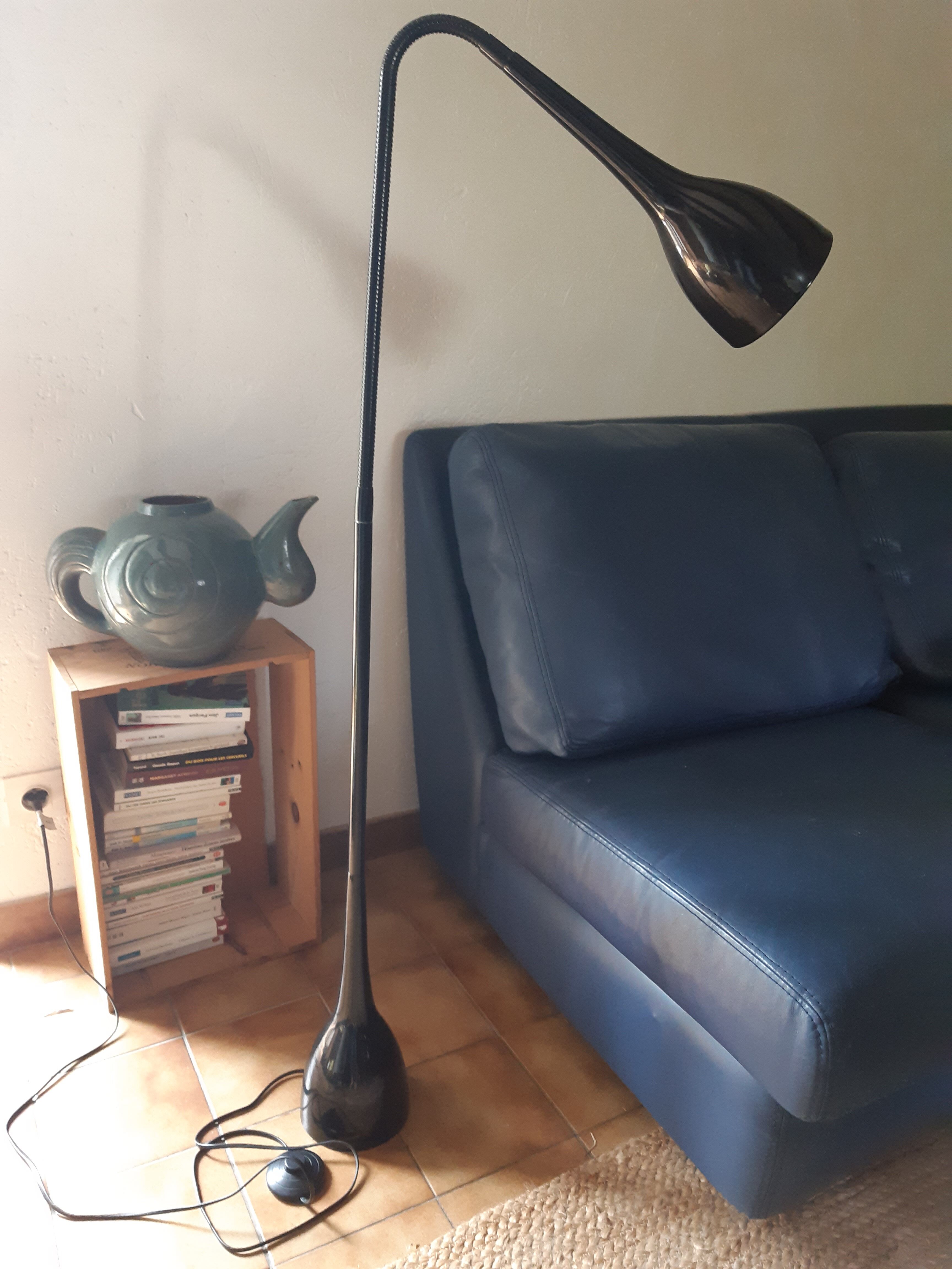 Flexible diabolo black lamp