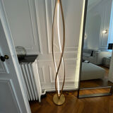 In the wind floor lamp