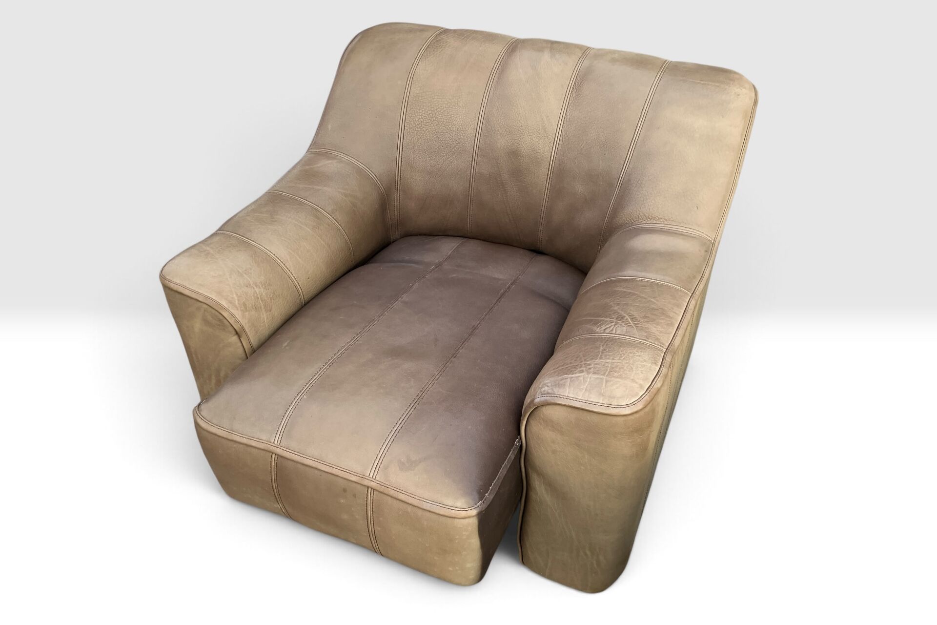 De Sede DS-44 Sofa & Armchair Set – Buffalo Leather – Switzerland, circa 1970