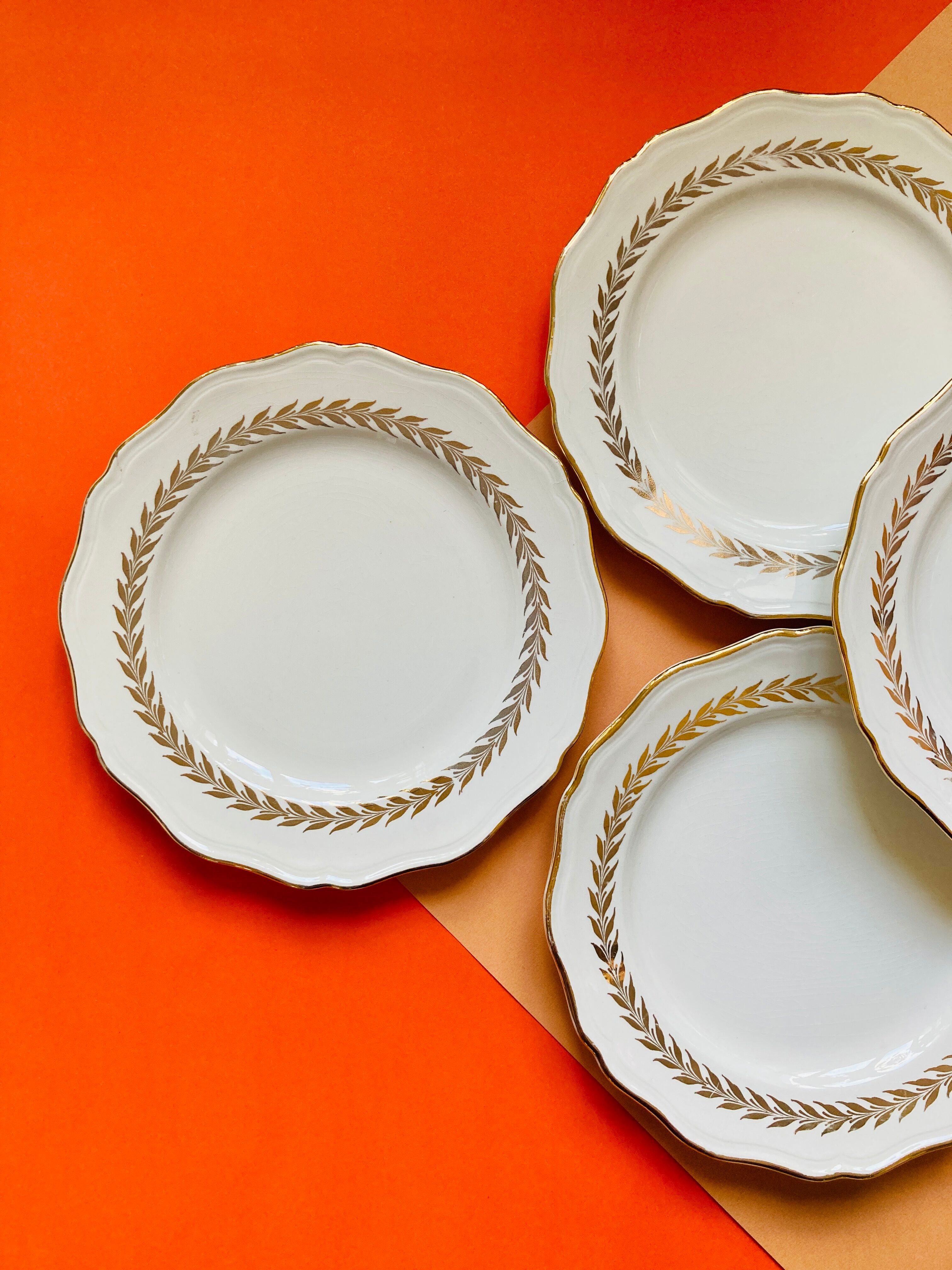 Lot of 6 white and golden vintage plates Poreylor l'Amandinoise France