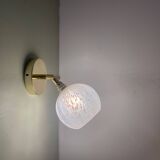 Applique tulipe vintage en verre de Clichy blanc