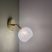 Applique tulipe vintage en verre de Clichy blanc