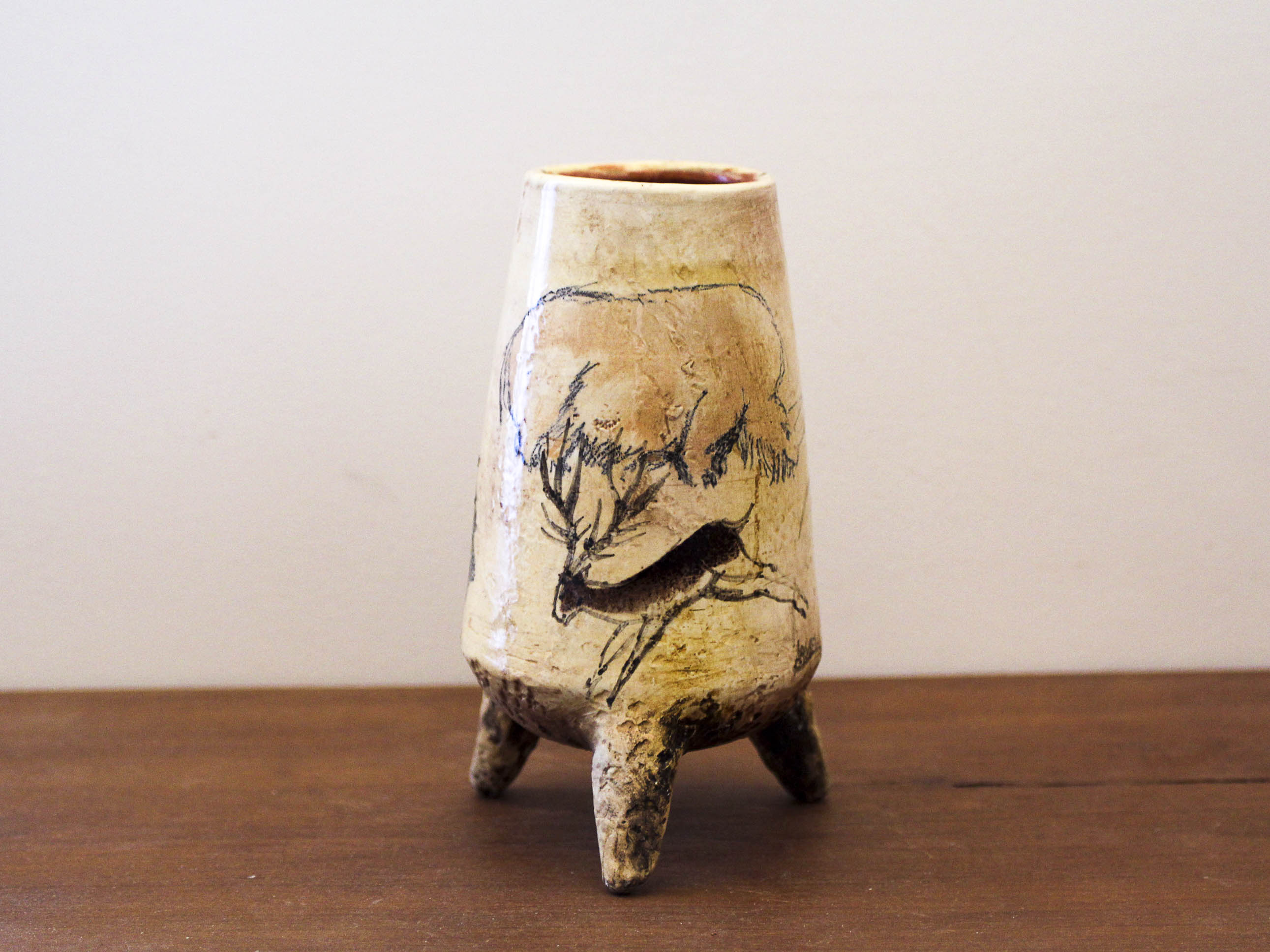 Ceramic tripod vase with parietal decoration by Armen