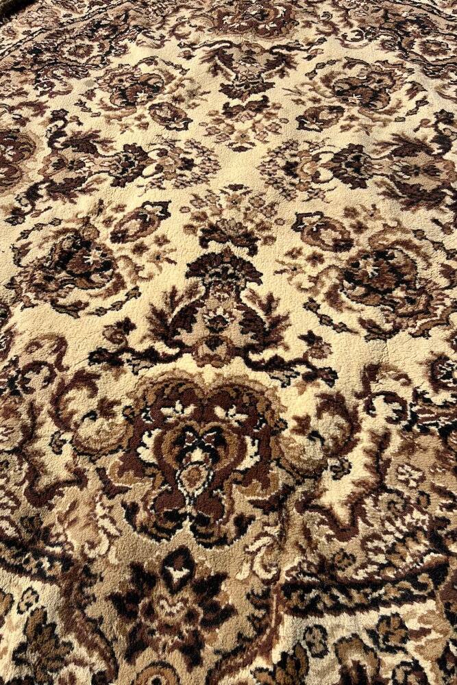 Circular oriental rug