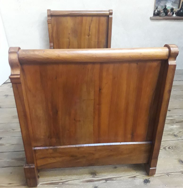 Louis philippe bed in walnut
