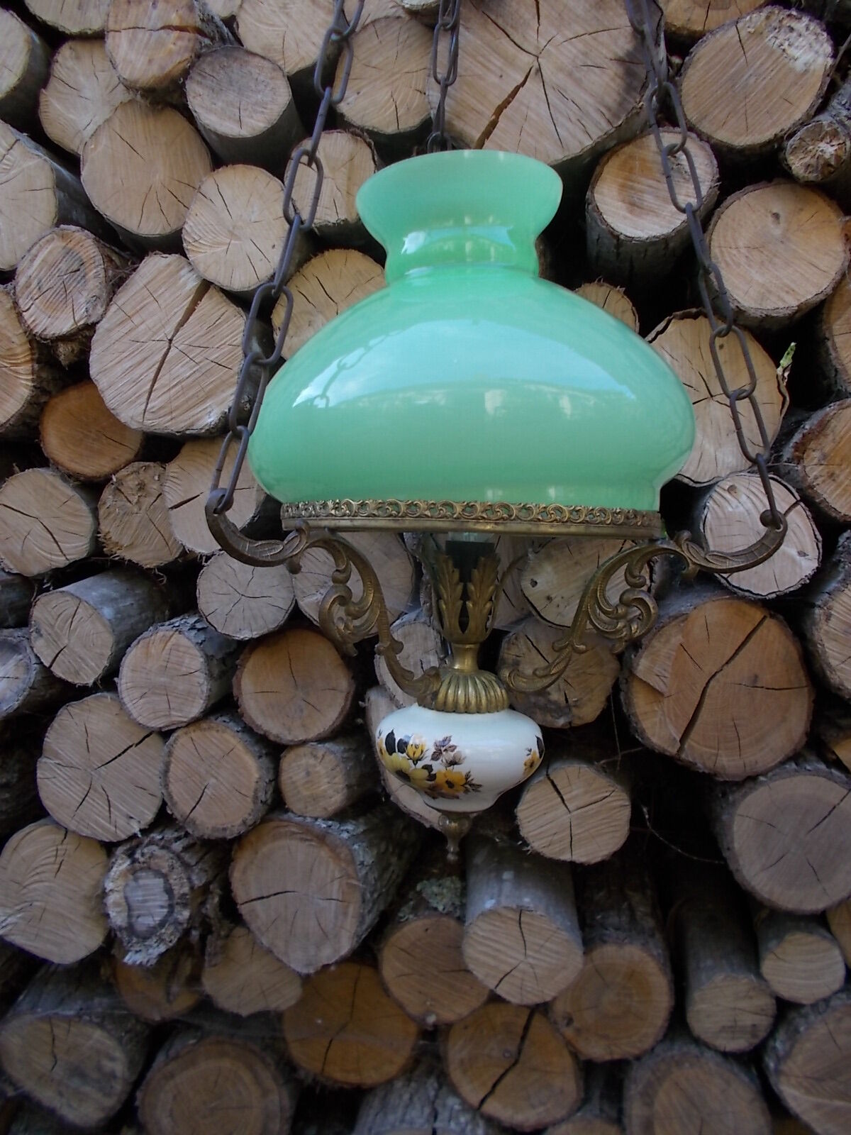 Porcelain and metal suspension