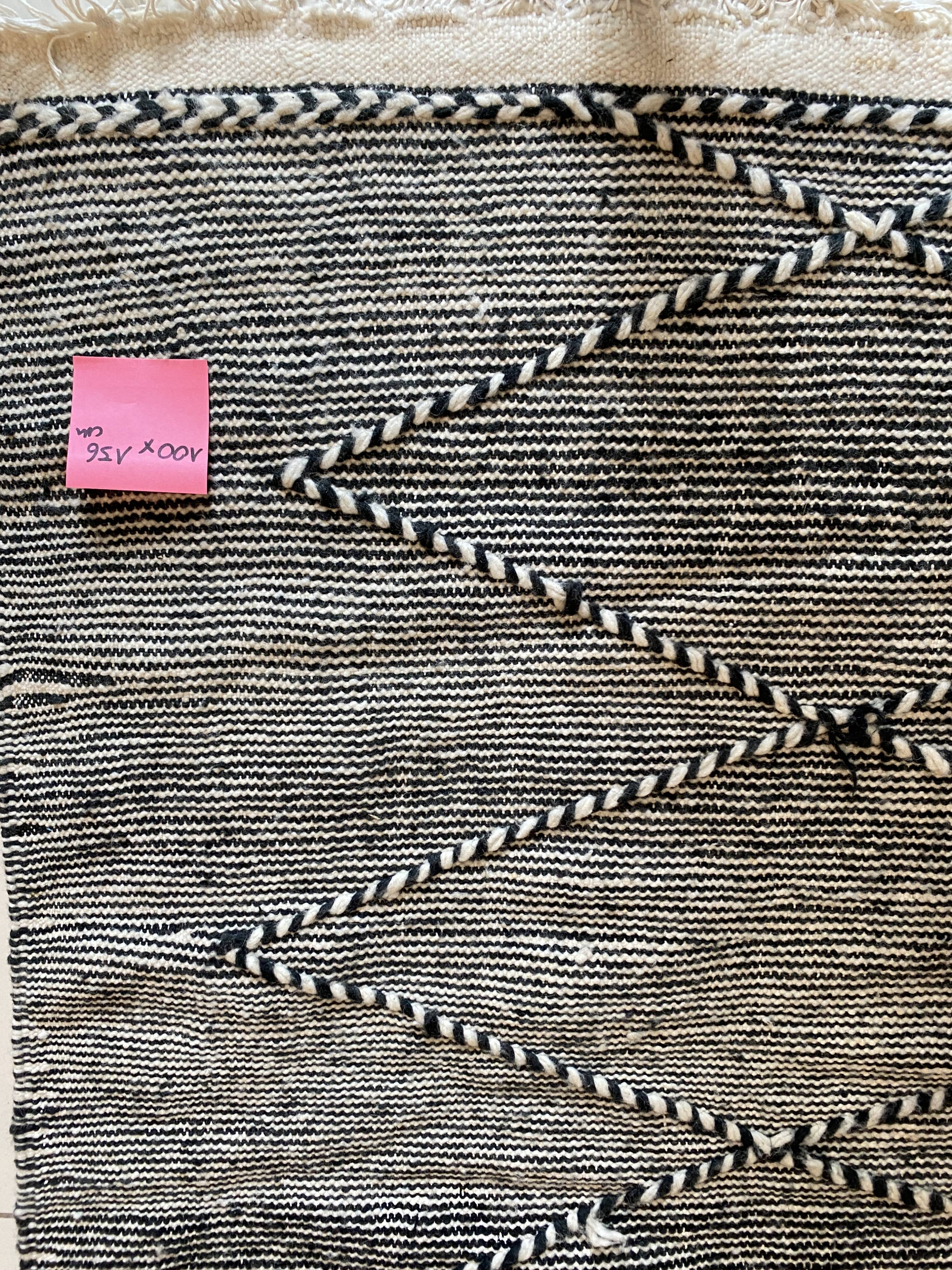 Tapis Kilim laine noir et blanc marocain