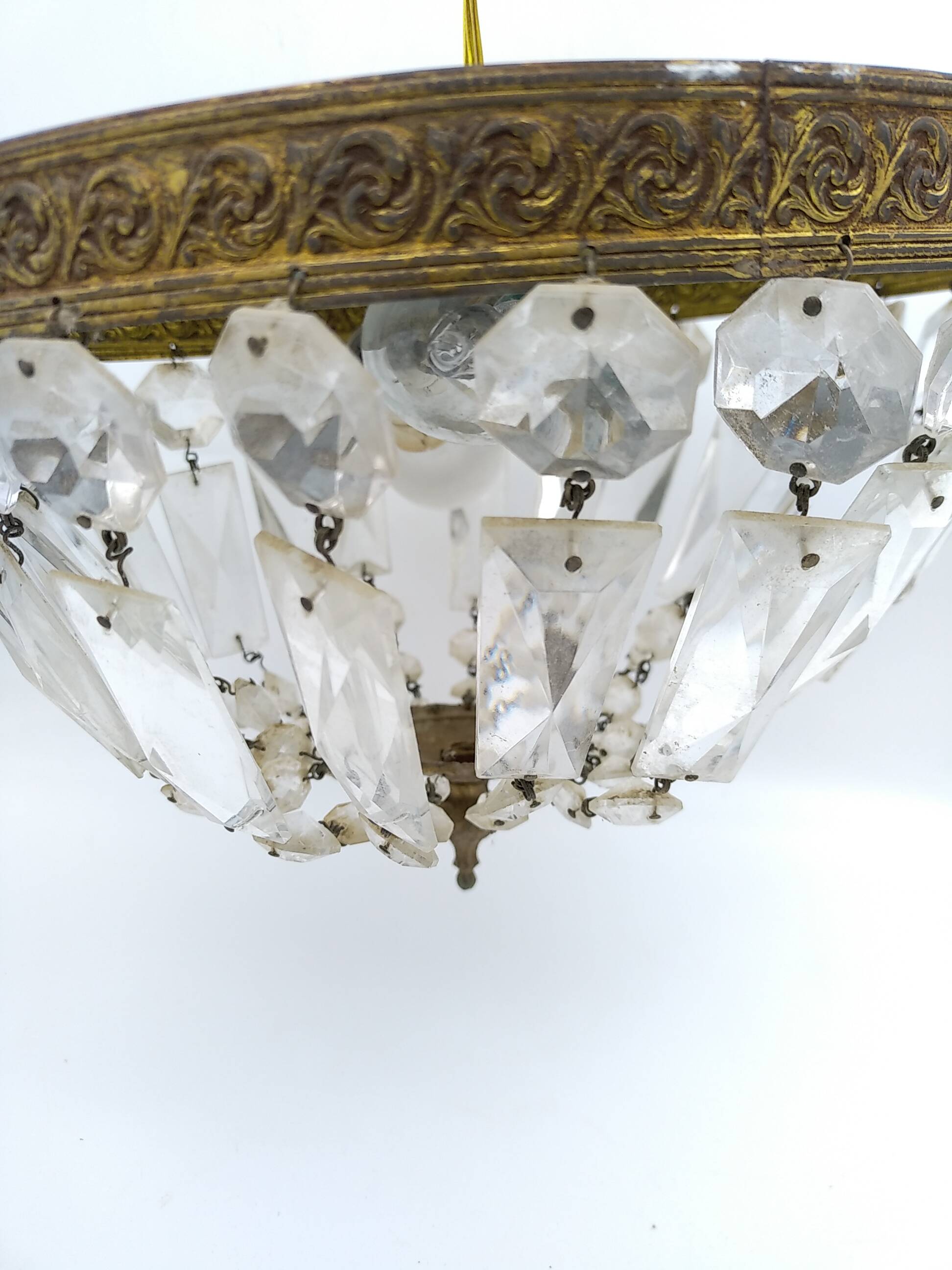 Art deco ceiling light or pendant lamp with tassels and brass. 22 rows.