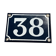 Plaque de rue en tôle émaillée bleue et blanche numéro 38