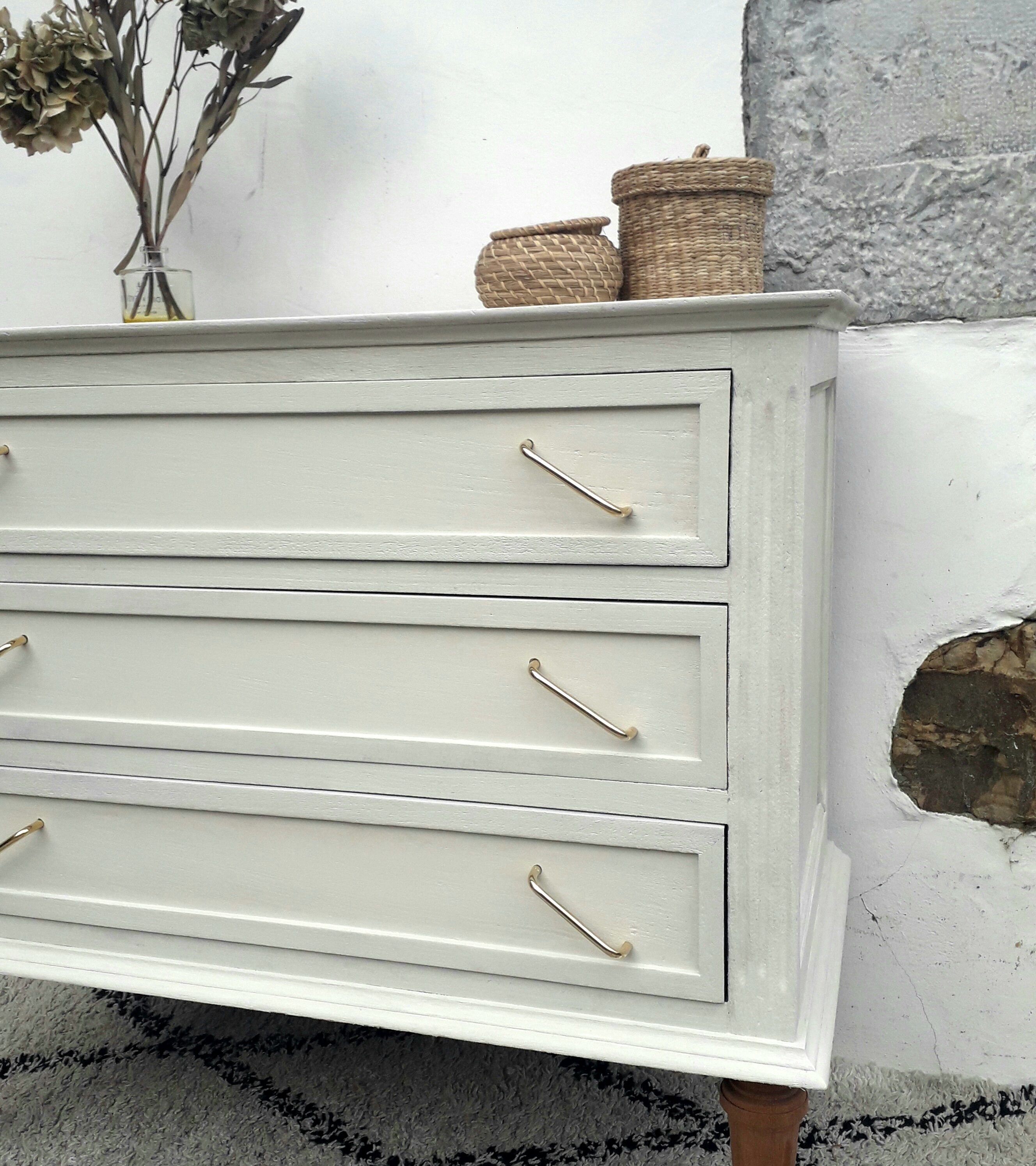 Vintage chest of drawers