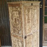 Parisian bonnetière wardrobe