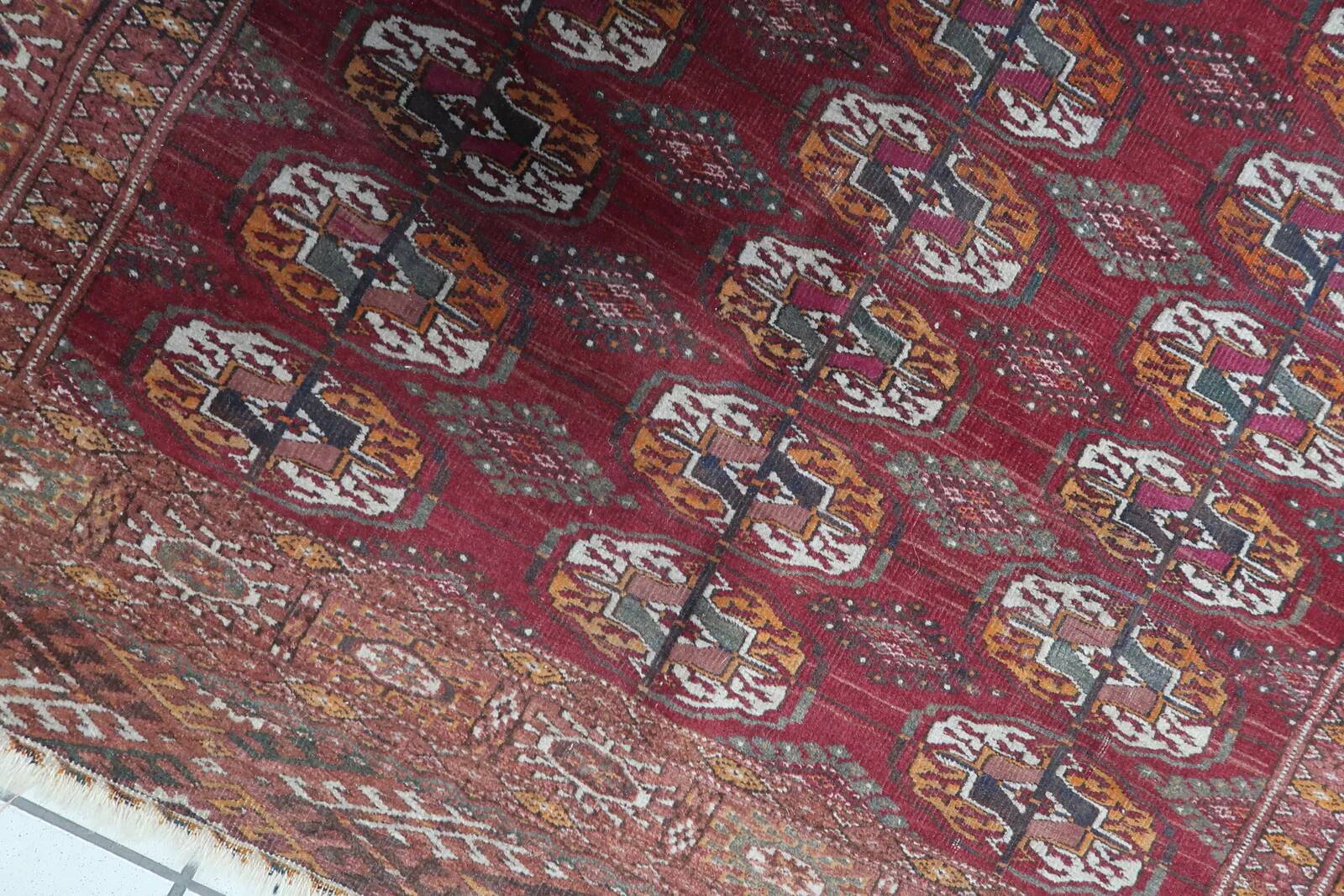 Tapis vintage ouzbek Boukhara fait main 128 cm x 183 cm années 1920