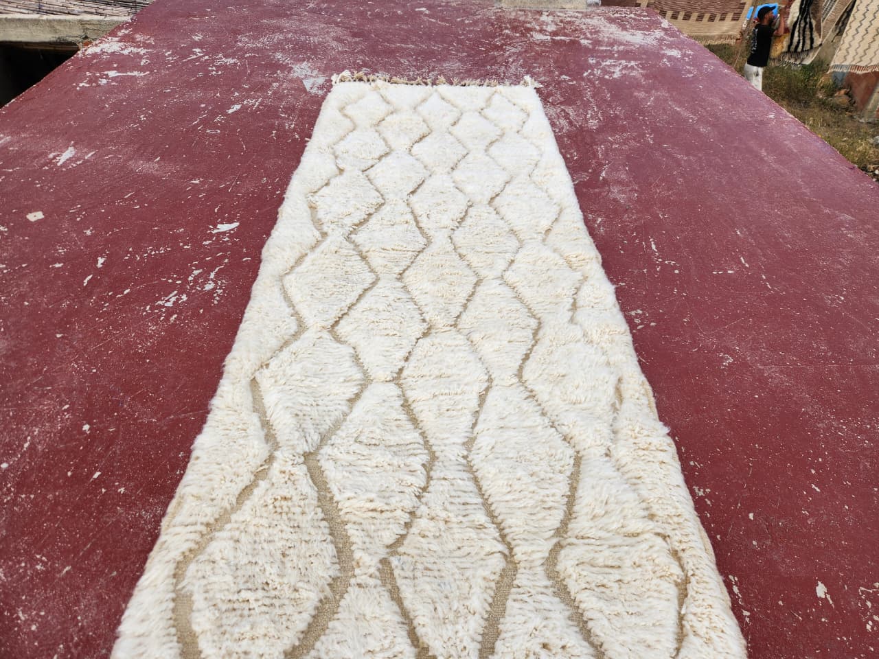 Vintage Beni Ouarain hallway rug in natural cream wool – 300 x 90 cm