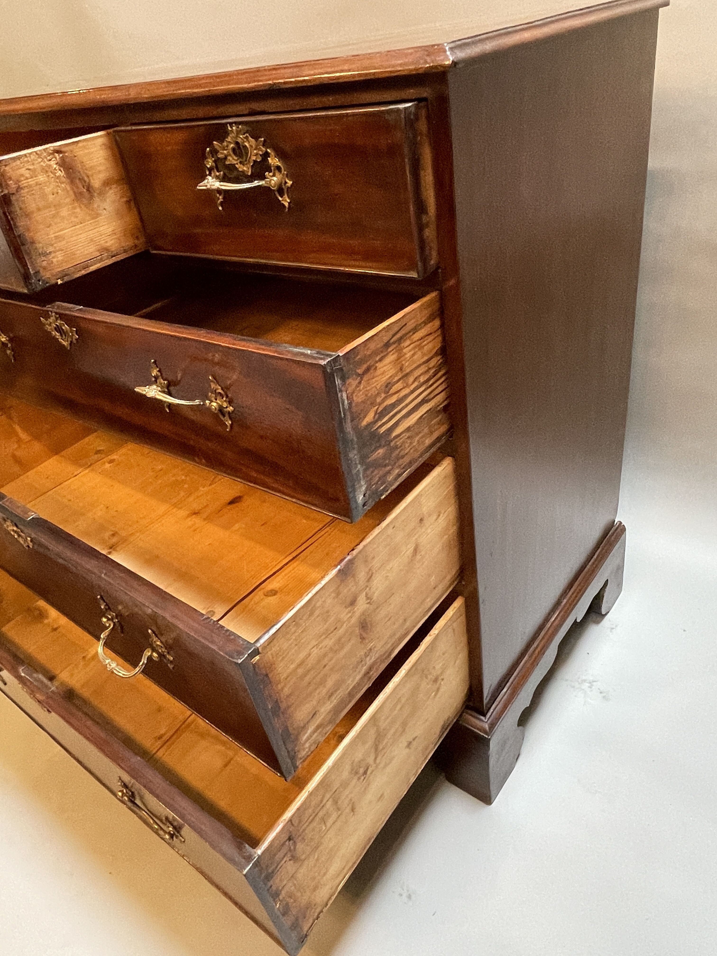 George 111 Chest Of Drawers