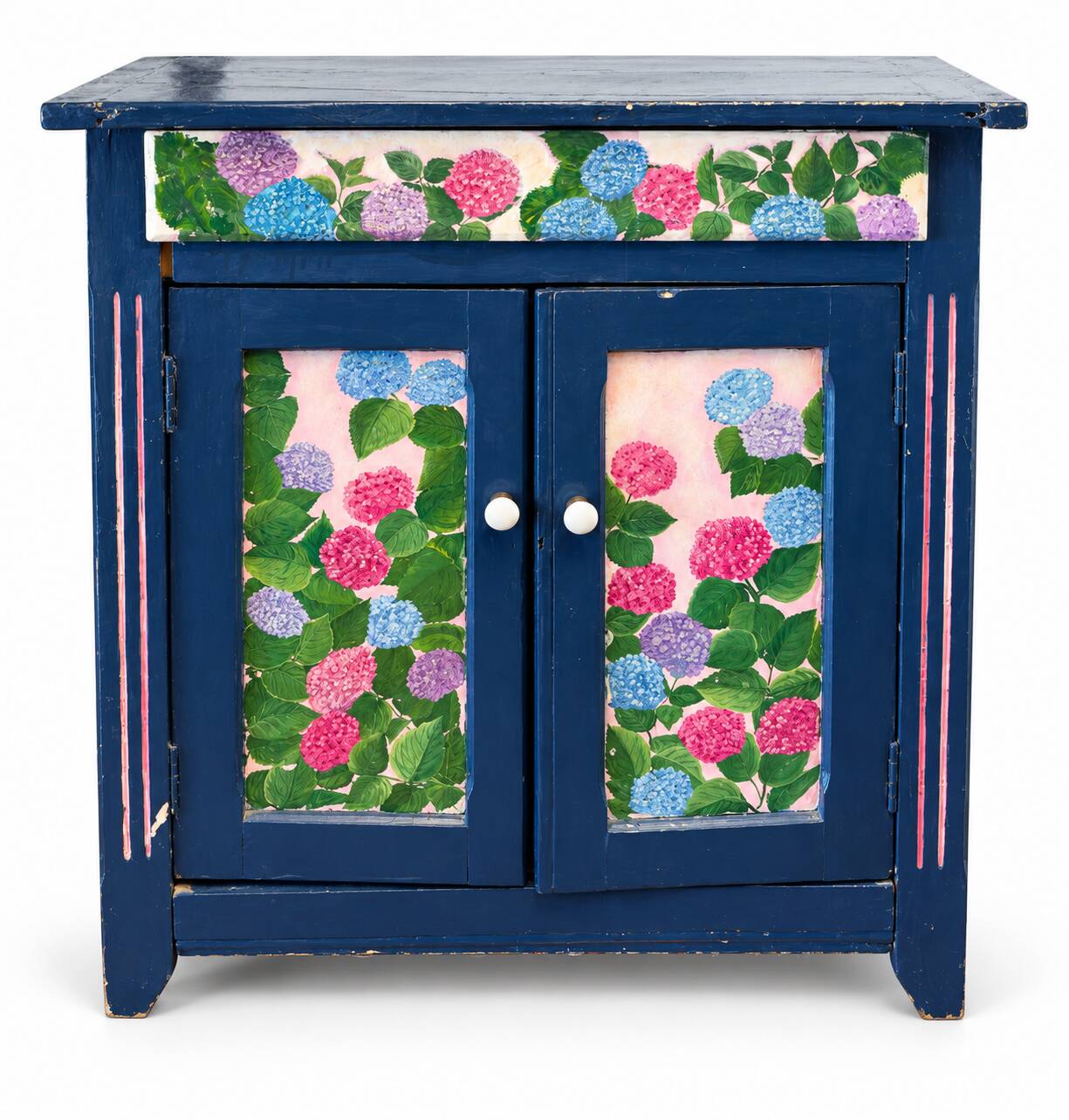 Petit buffet parisien peint bleu à décor d’hortensias