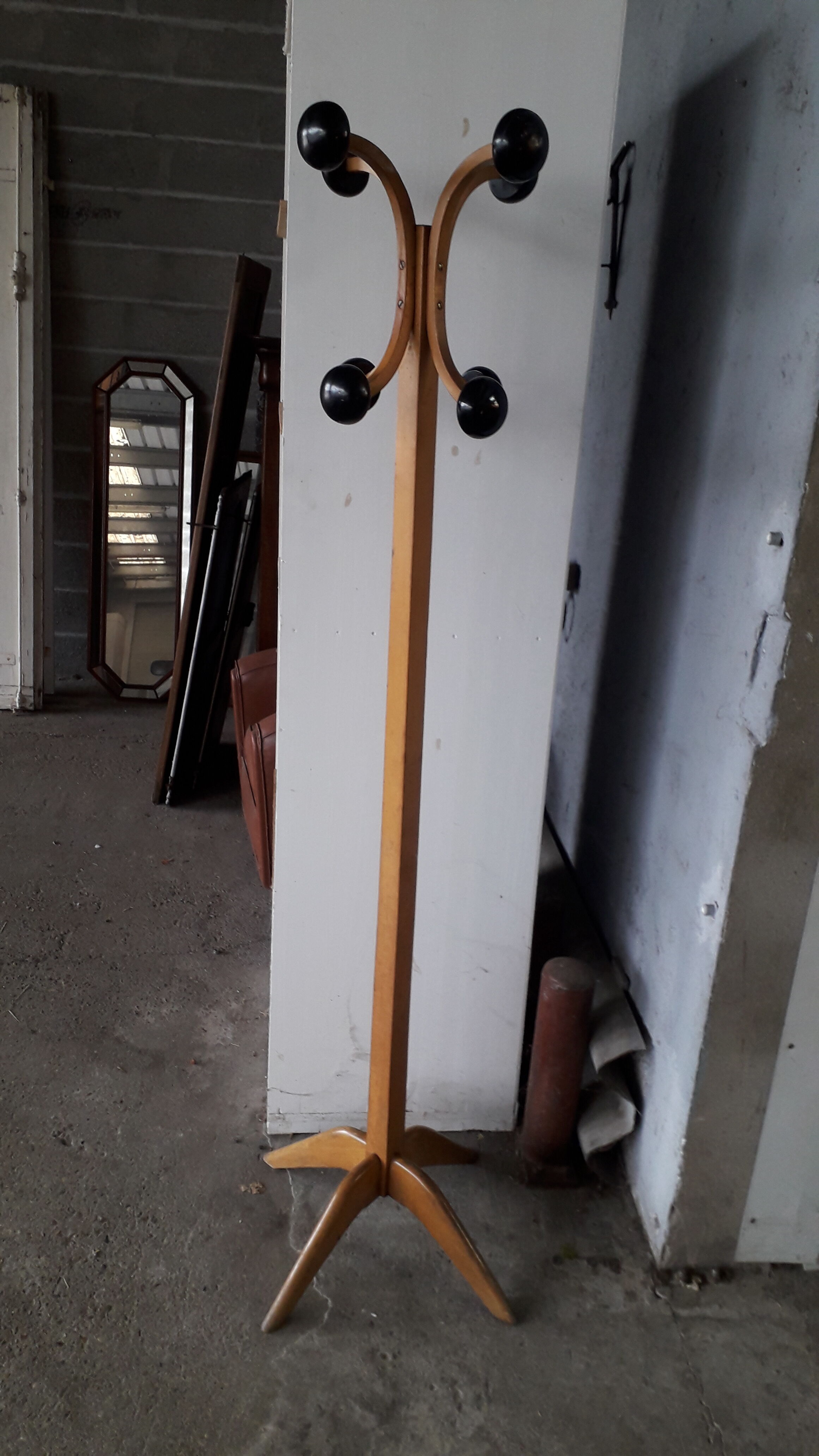 Parrot coat rack
