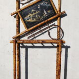 Vestiaire d'entrée, porte-manteaux en bambou à décor japonisant avec nacre.