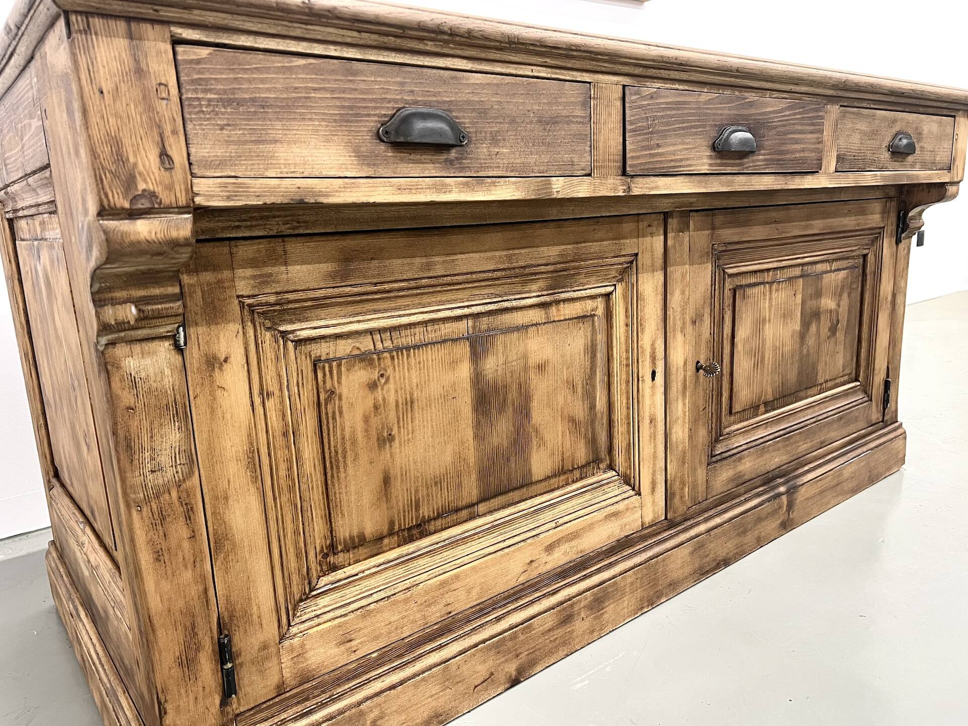 Comptoir de commerce des années 1900