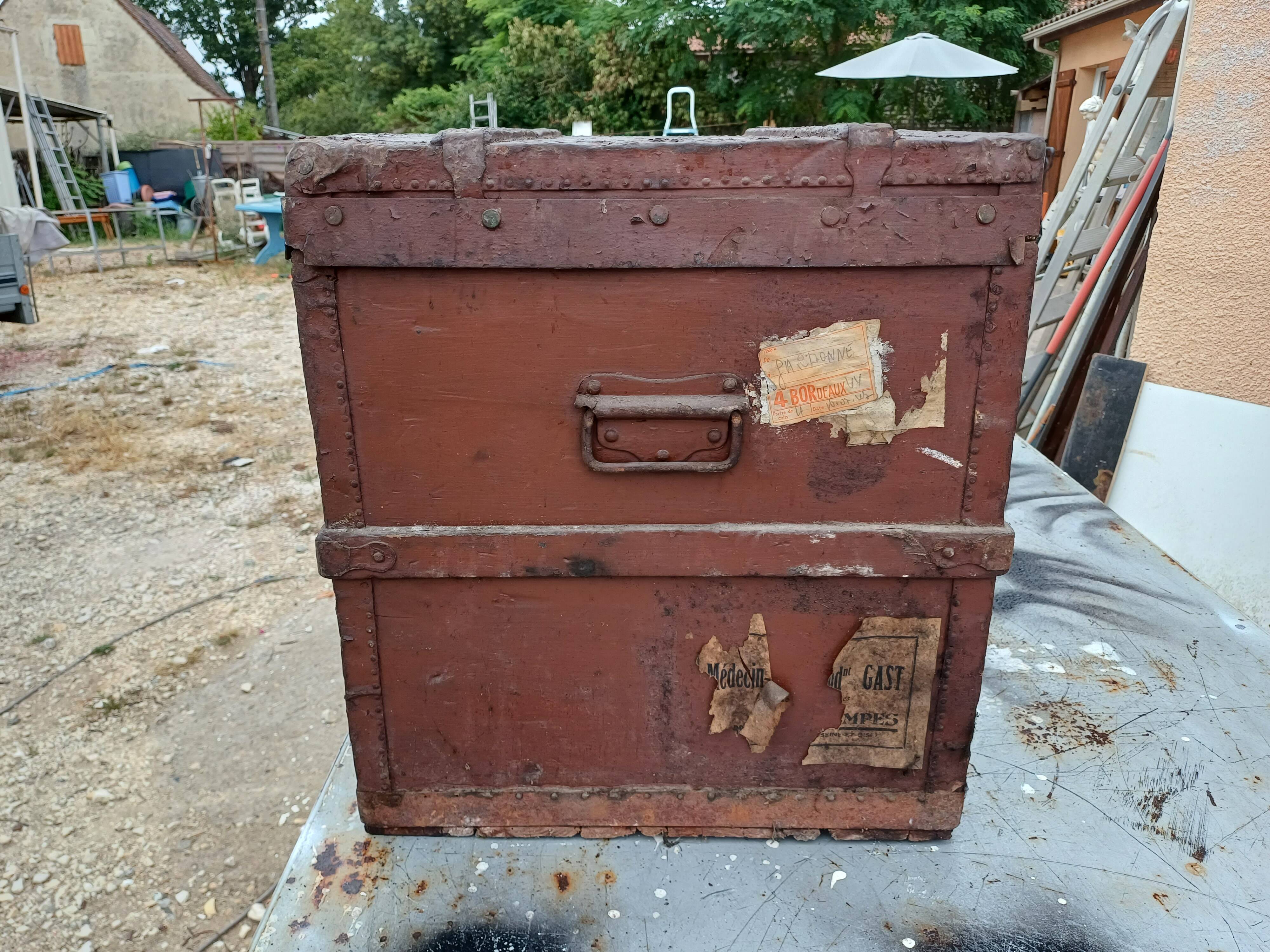 Square wooden trunk
