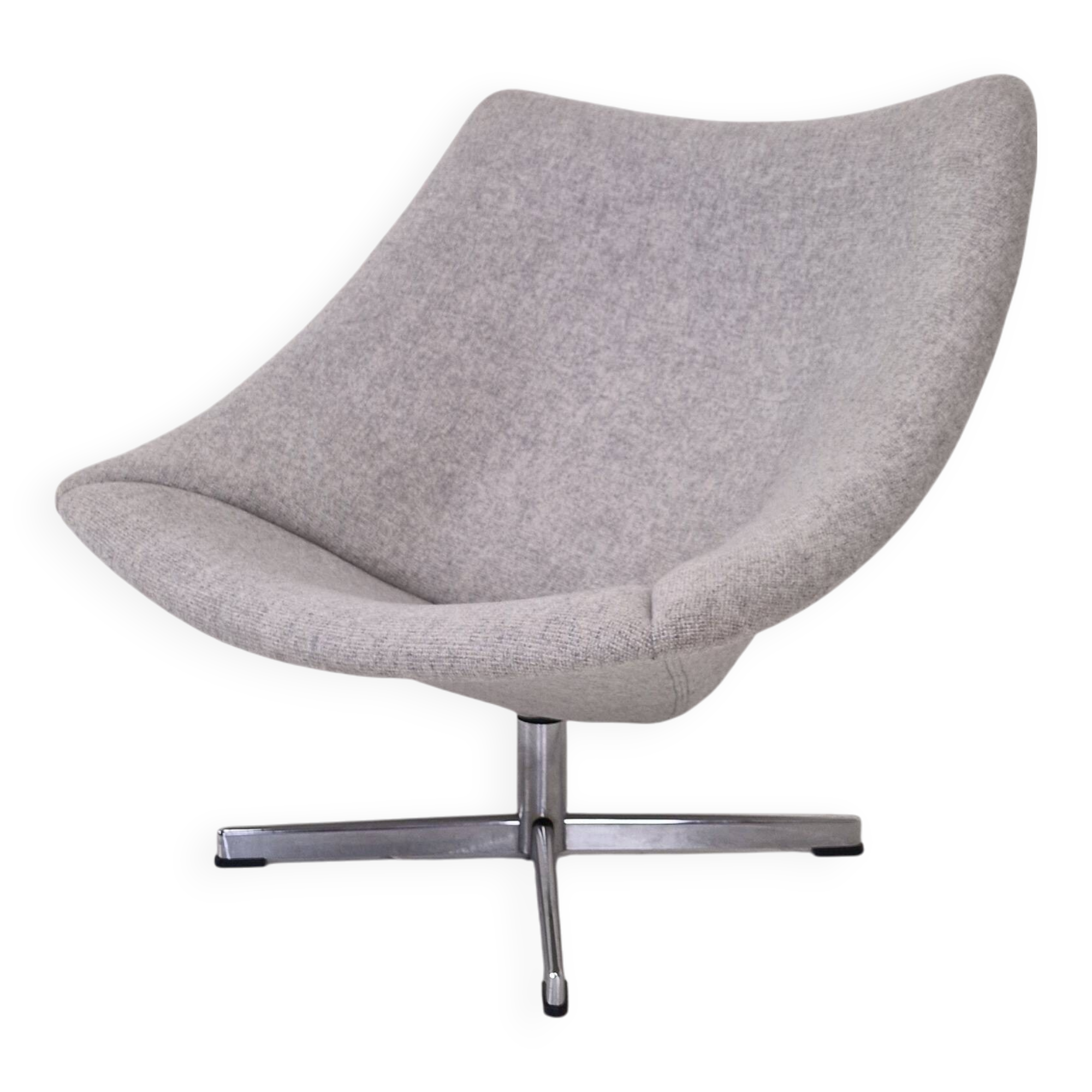 Restored Artifort Oyster Lounge Chair With Cross Base by Pierre Paulin, 60'