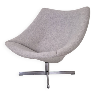 Fauteuil Oyster Artifort restauré avec base croisée par Pierre Paulin, 60'
