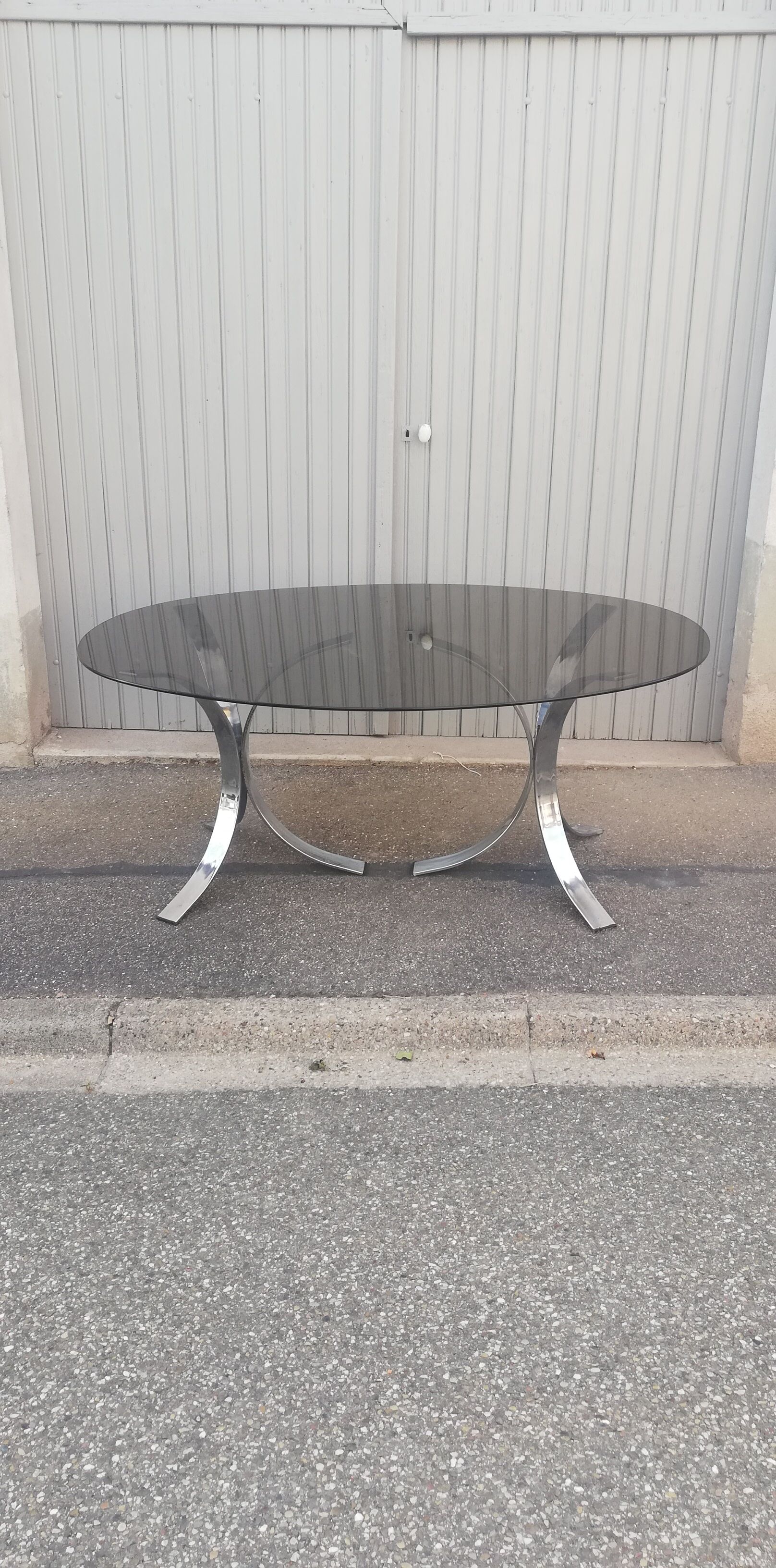 Table ovale vintage chrome et verre fumé