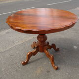 Table - end table in Walnut of the XIX century
