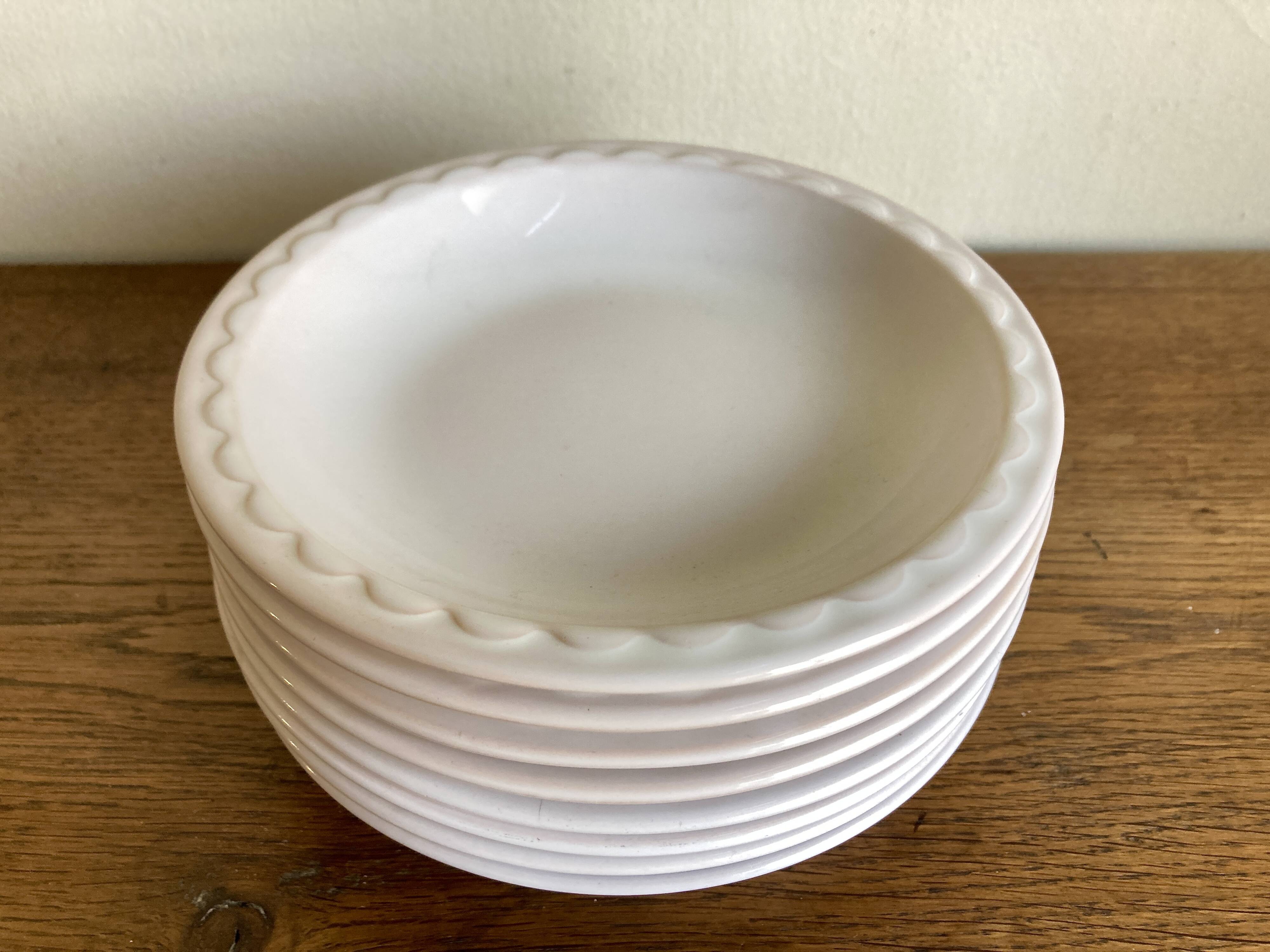 Set de 8 assiettes creuses Festons de Pierre Motton pour Gien 1970