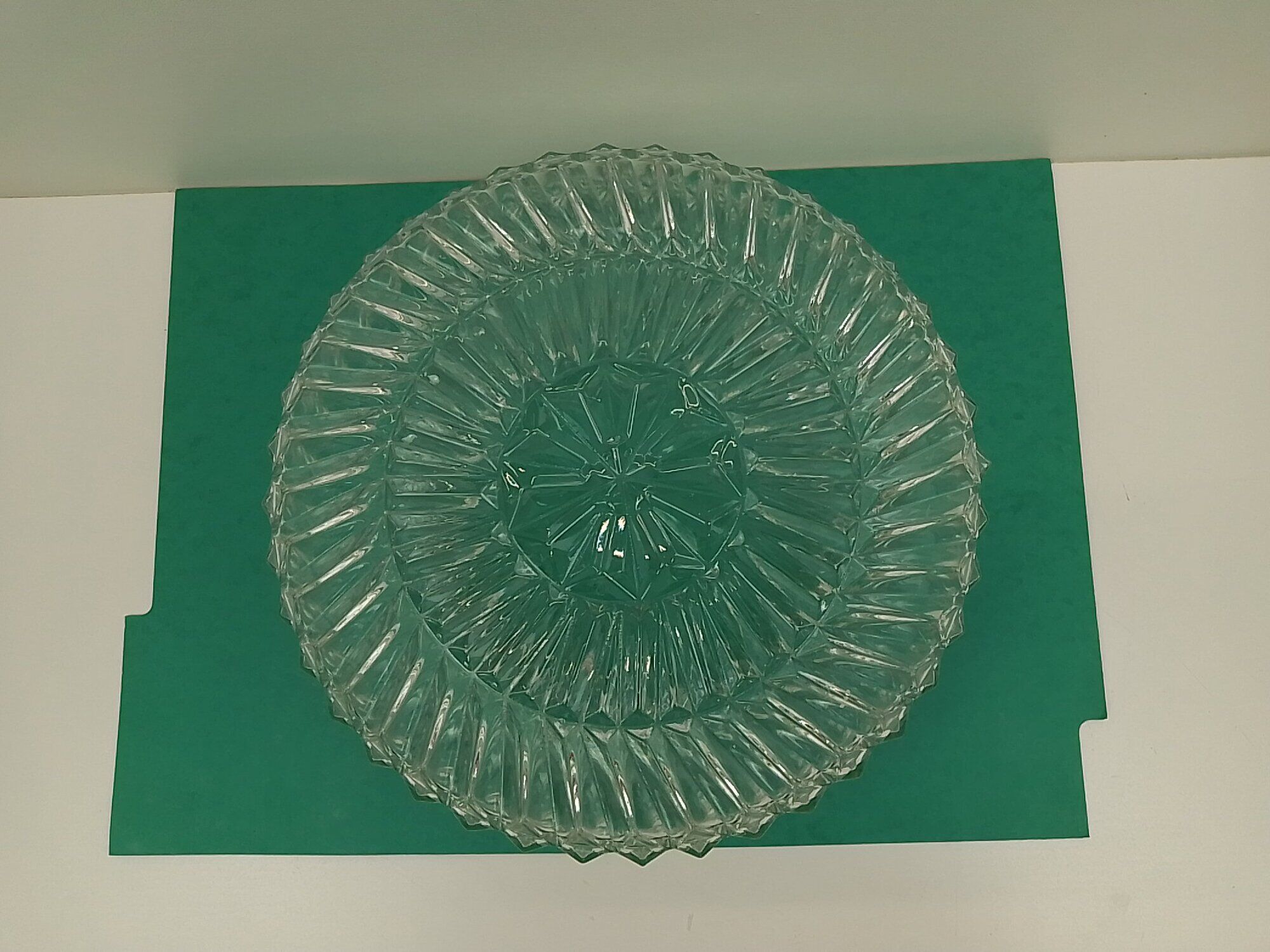 Round ceiling lamp in glass patterns in relief – diameter 26 cm