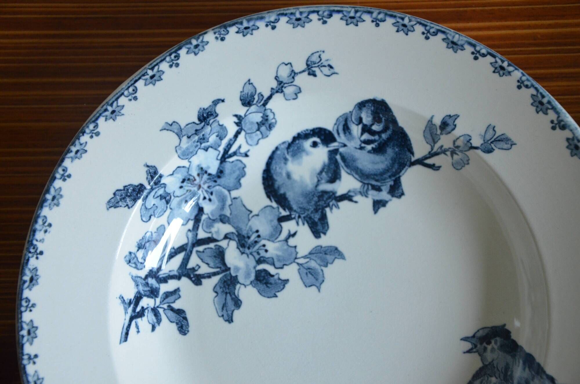 Lot of 2 hollow plates Sarreguemines, Favorite collection