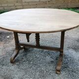 Winegrower's table, oak grape pickers
