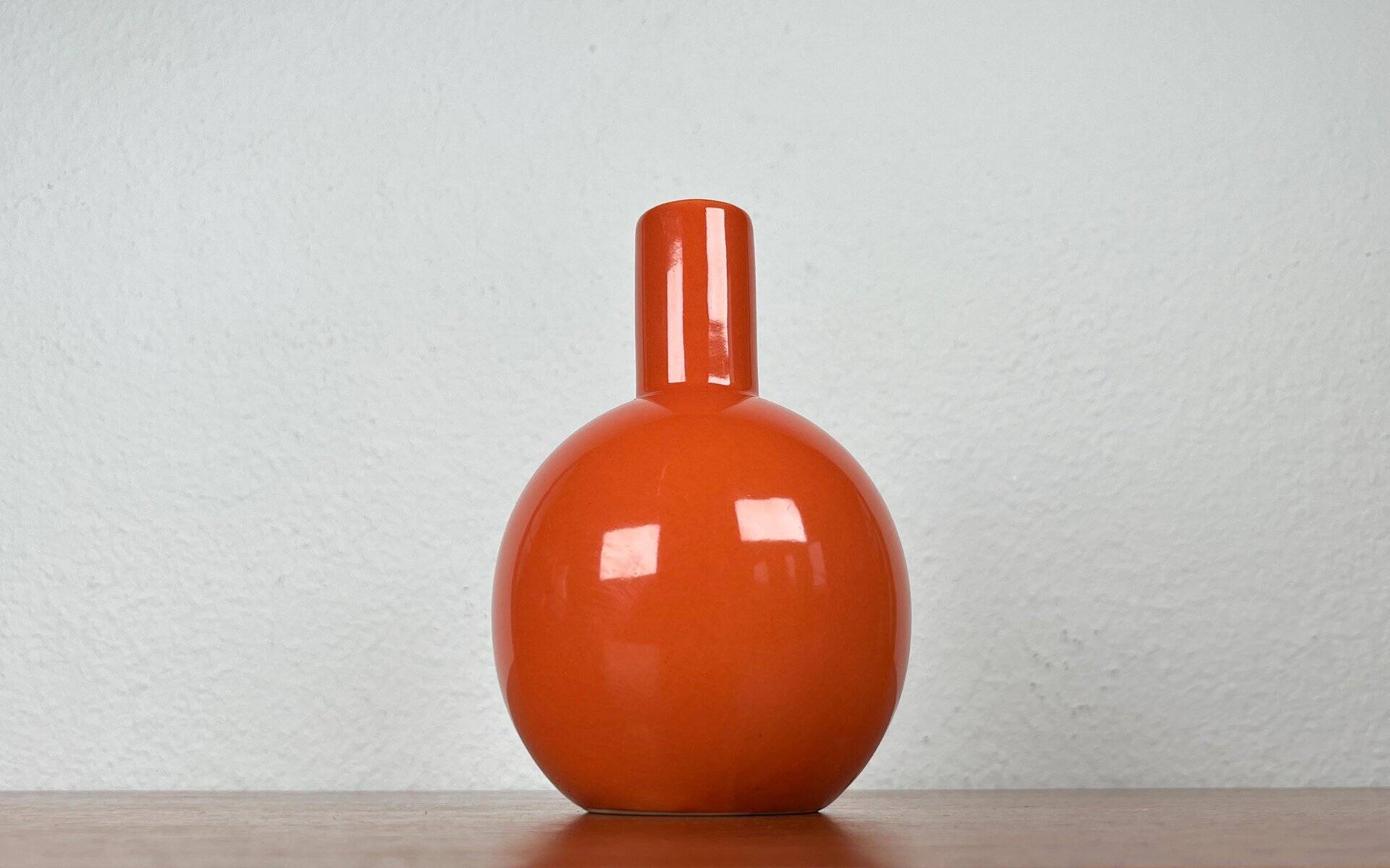 Vintage minimalist ceramic vase from the Asa collection.