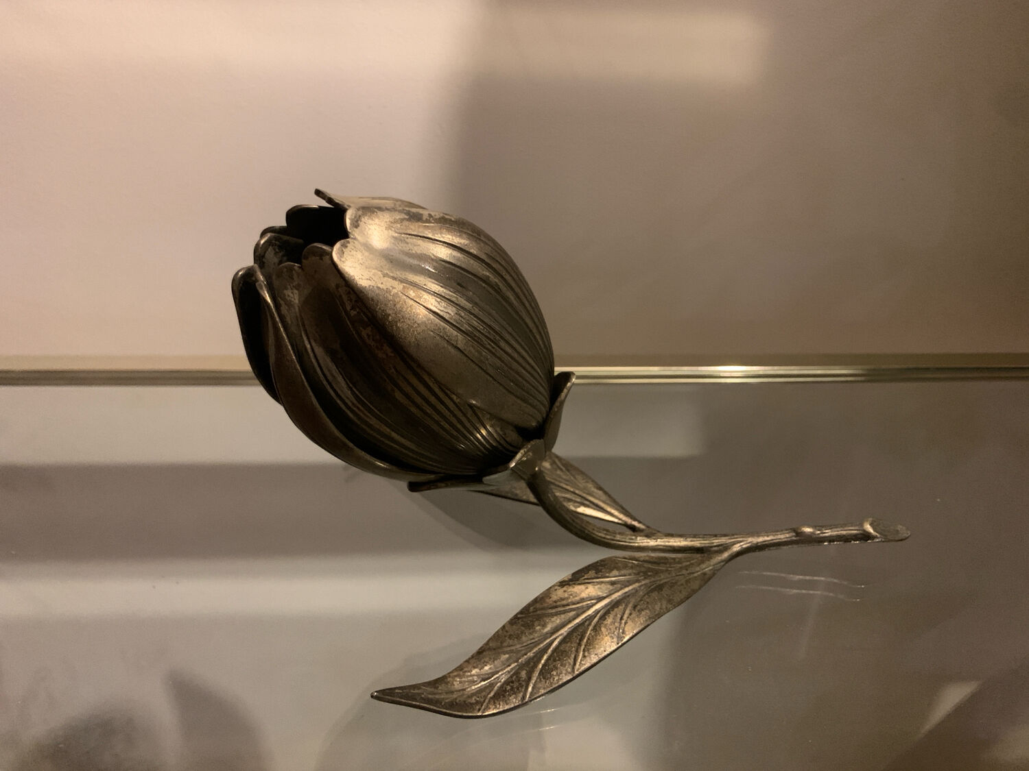 Flower metal ashtray