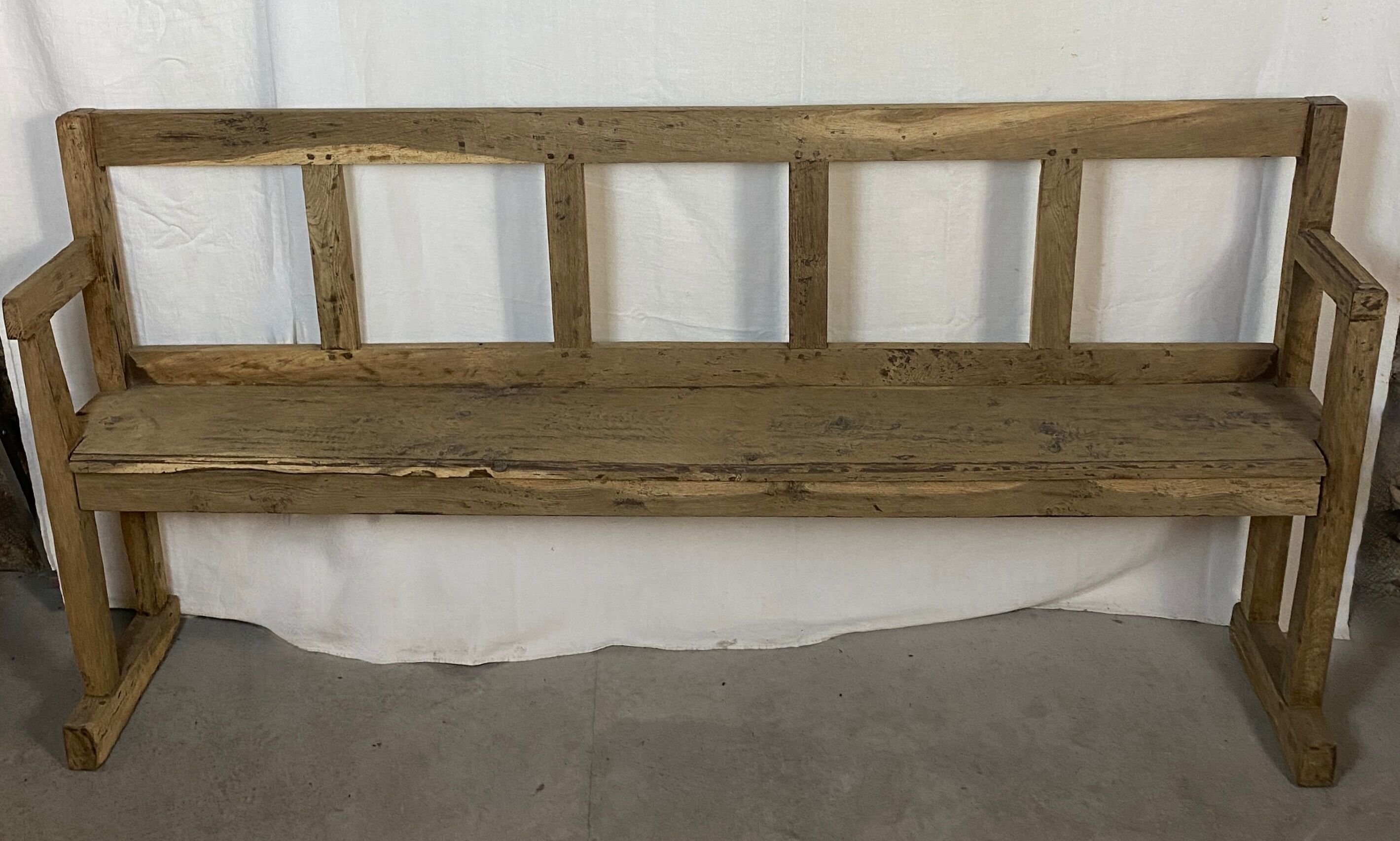 Banc de campagne avec dossier