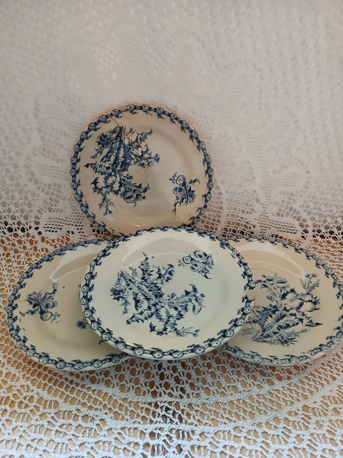 4 flat plates "thistles" from gien