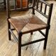 Chaise d'angle en bois perlé vintage