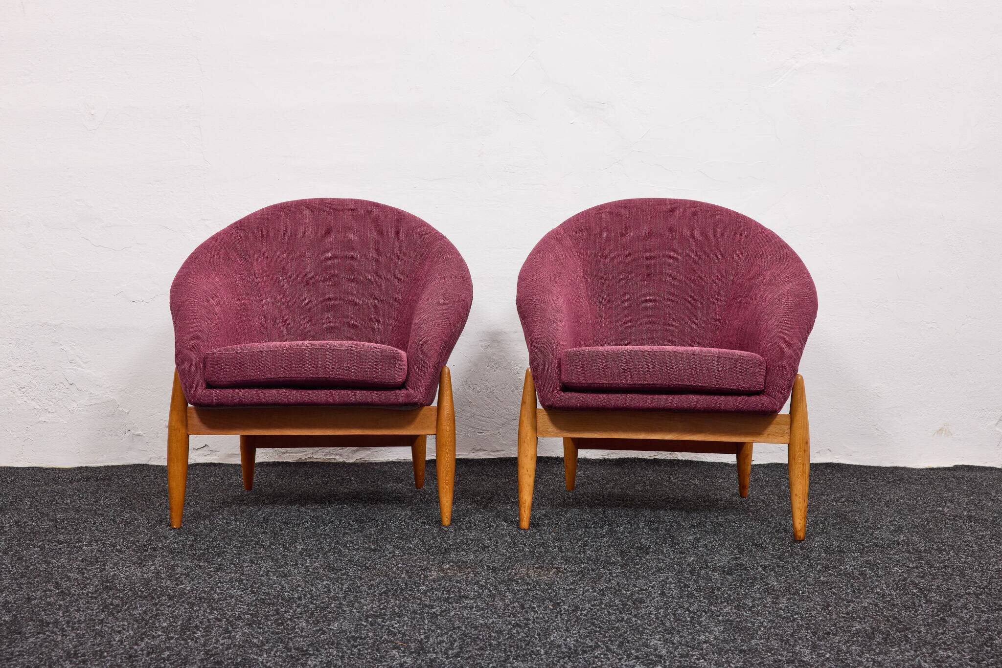 Lounge Chairs in Hand-Stitched Jacquard Upholstery by Sándor Palócz, 1968