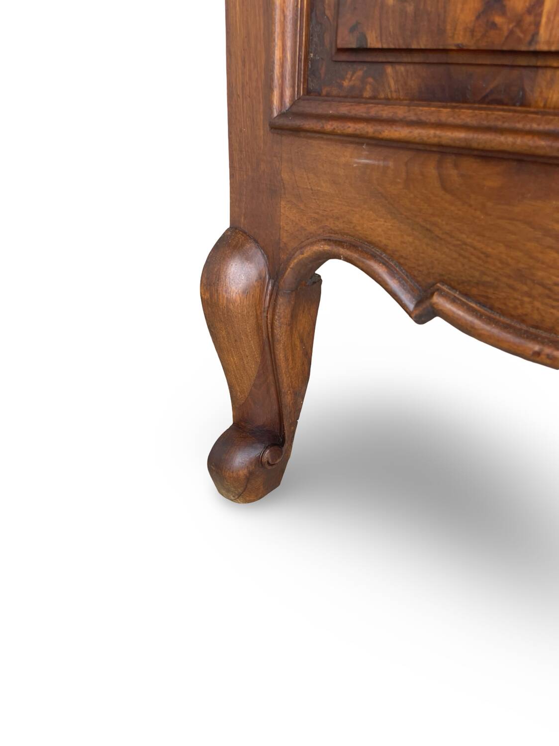 Une commode au design renaissance spectaculaire, de la ville de Turin.
